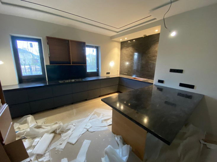 Фото 1. Столешница, остров и стеновые панели из акрилового камня Grandex M-719 A Octopus Ink от производителя «KARAT». Работаем с 2005 г. Своё оборудование. Бесплатный замер. Гарантия!