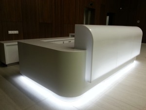 Фото 1. Оригинальная стойка регистрации