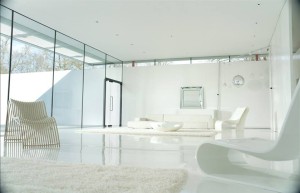 Фото 2. Столик Pebble в рекламе Samsung Galaxy