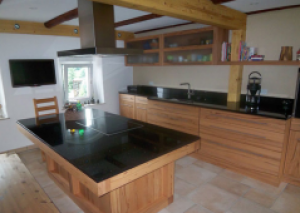 Фото 1. Столешницы из натурального камня