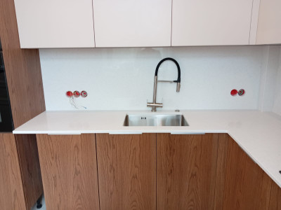 Фото 2. Столешница и стеновая панель из кварцевого агломерата AVAРус Ава Рус R543 Пик Эльбруса от производителя «KARAT». Работаем с 2005 г. Своё оборудование. Бесплатный замер. Гарантия!