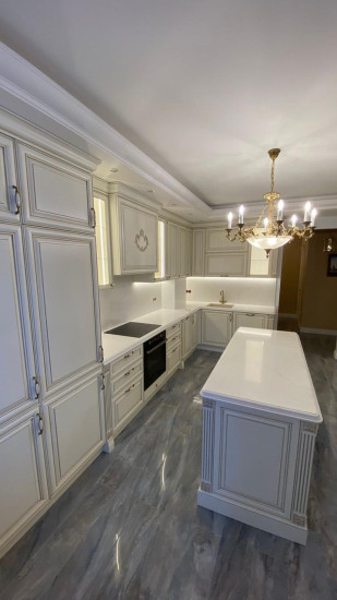 Фото 5. Столешница, стеновая панель и остров из кварцевого агломерата Vicostone BQ8820 Misterio Gold от производителя «KARAT». Работаем с 2005 г. Своё оборудование. Бесплатный замер. Гарантия!