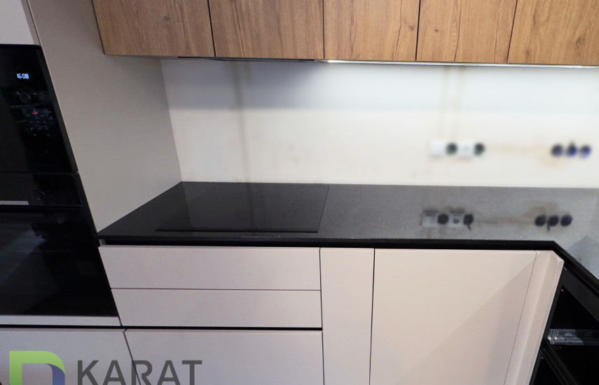 Фото 2. Угловая столешница из чёрного гранита от производителя «KARAT». Работаем с 2005 г. Своё оборудование. Бесплатный замер. Гарантия!