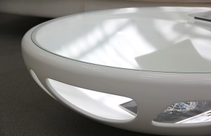 Фото 4. Столик Pebble в рекламе Samsung Galaxy