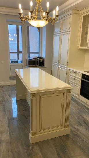 Фото 4. Столешница, стеновая панель и остров из кварцевого агломерата Vicostone BQ8820 Misterio Gold от производителя «KARAT». Работаем с 2005 г. Своё оборудование. Бесплатный замер. Гарантия!