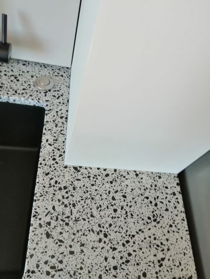 Фото 2. Столешница из кварцевого агломерата TechniStone Taurus Terazzo White от производителя «KARAT». Работаем с 2005 г. Своё оборудование. Бесплатный замер. Гарантия!