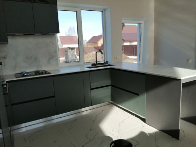 Фото 1. Столешница и стеновая панель из кварцевого агломерата Avant 8100 Мулен от производителя «KARAT». Работаем с 2005 г. Своё оборудование. Бесплатный замер. Гарантия!