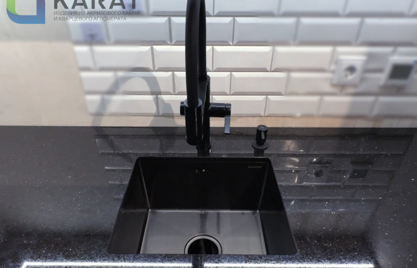 Фото 3. Угловая столешница из чёрного гранита от производителя «KARAT». Работаем с 2005 г. Своё оборудование. Бесплатный замер. Гарантия!