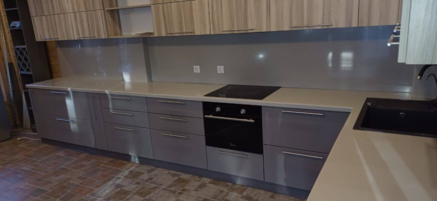 Фото 1. Столешница и стеновые панели из акрилового камня Grandex S-218 Crispy Beige от производителя «KARAT». Работаем с 2005 г. Своё оборудование. Бесплатный замер. Гарантия!