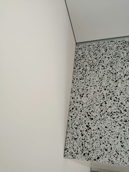 Фото 5. Столешница из кварцевого агломерата TechniStone Taurus Terazzo White от производителя «KARAT». Работаем с 2005 г. Своё оборудование. Бесплатный замер. Гарантия!