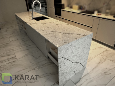Фото 2. Кухонный остров с опорами — центр композиции от производителя «KARAT». Работаем с 2005 г. Своё оборудование. Бесплатный замер. Гарантия!